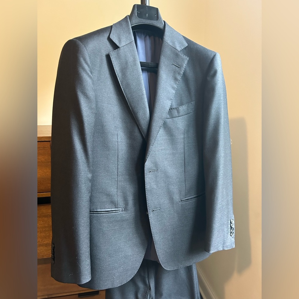 Suitsupply Charcoal Napoli 38S Suit, new pants